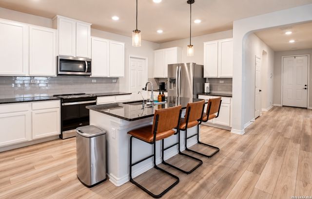 5227 Anzueto, San Antonio, TX 78261