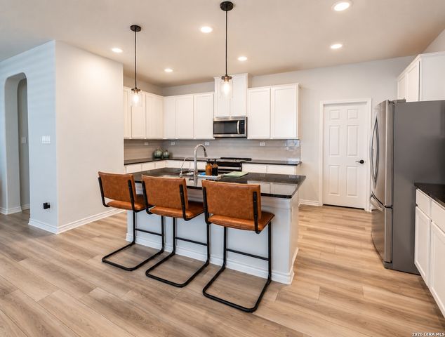 5227 Anzueto, San Antonio, TX 78261