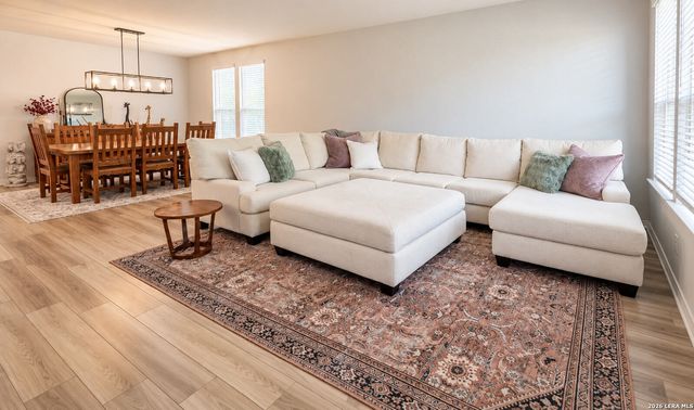 5227 Anzueto, San Antonio, TX 78261