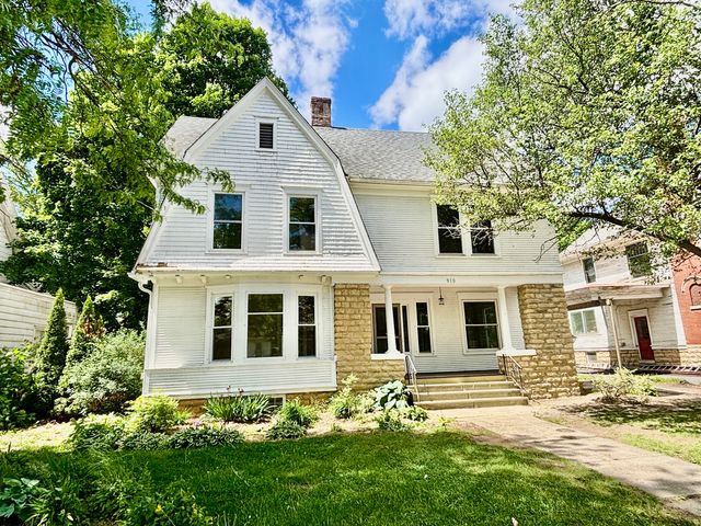 910 N State Street, Belvidere, IL 61008