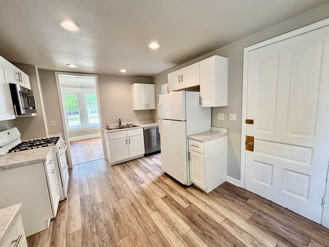 910 N State Street, Belvidere, IL 61008