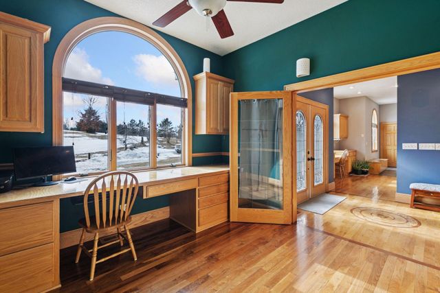 20951 Prairie Hills Lane, Prior Lake, MN 55372