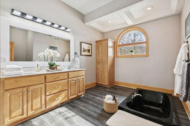 20951 Prairie Hills Lane, Prior Lake, MN 55372