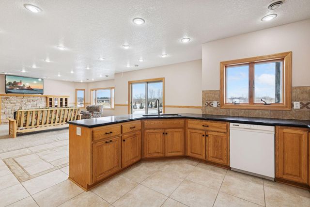 20951 Prairie Hills Lane, Prior Lake, MN 55372