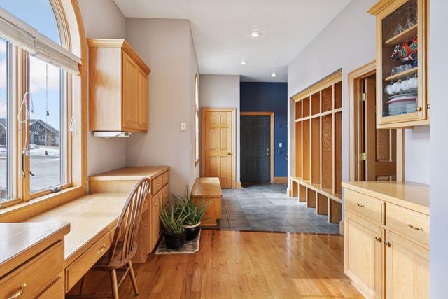 20951 Prairie Hills Lane, Prior Lake, MN 55372