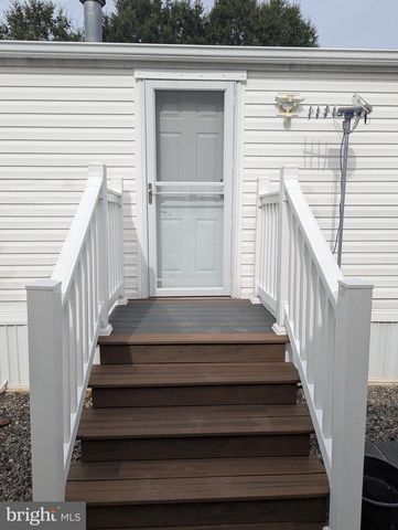38 ROSEWOOD LN, Phoenixville, PA 19460