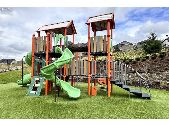 16858 Sw LEAF Ln, Tigard, OR 97224