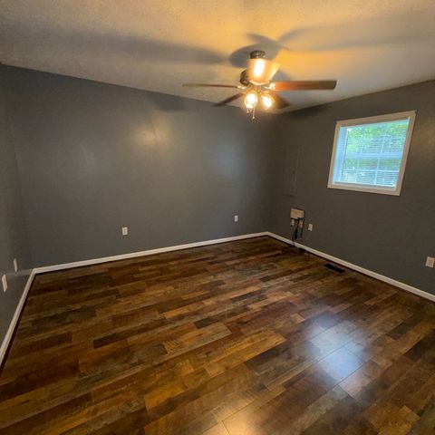 514 E Hogan St, Tullahoma, TN 37388