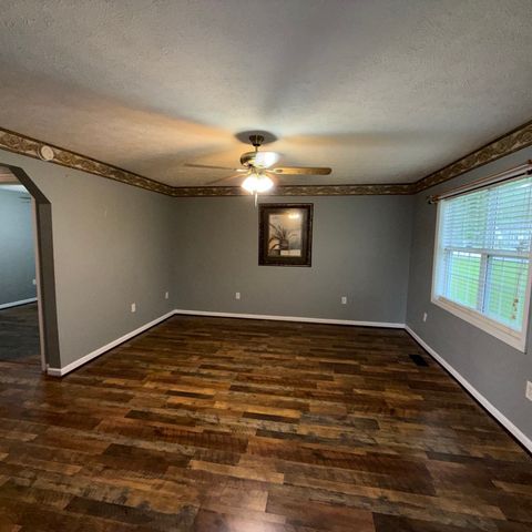 514 E Hogan St, Tullahoma, TN 37388