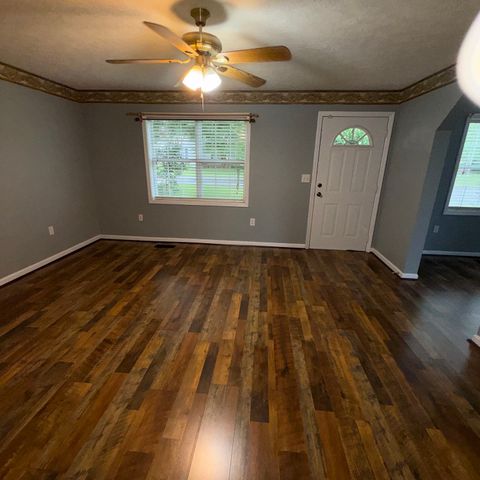 514 E Hogan St, Tullahoma, TN 37388