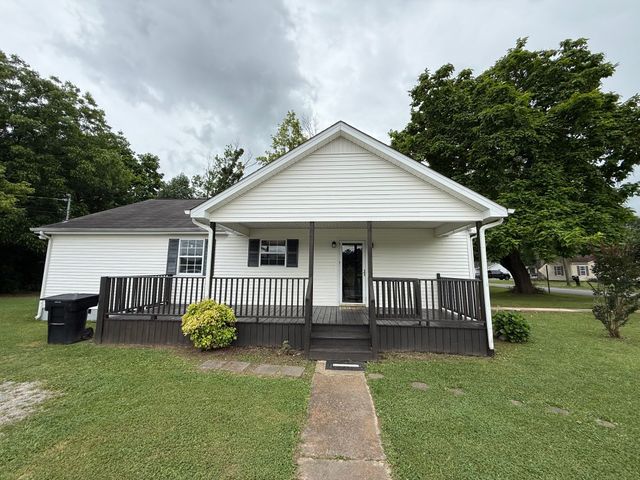514 E Hogan St, Tullahoma, TN 37388