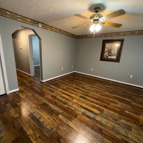 514 E Hogan St, Tullahoma, TN 37388