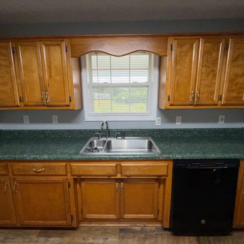 514 E Hogan St, Tullahoma, TN 37388