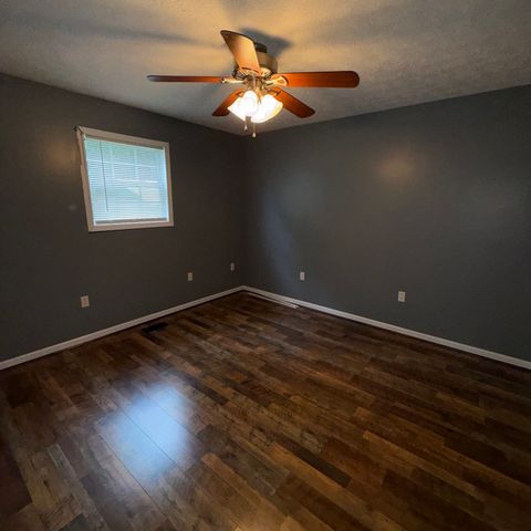 514 E Hogan St, Tullahoma, TN 37388