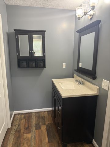 514 E Hogan St, Tullahoma, TN 37388
