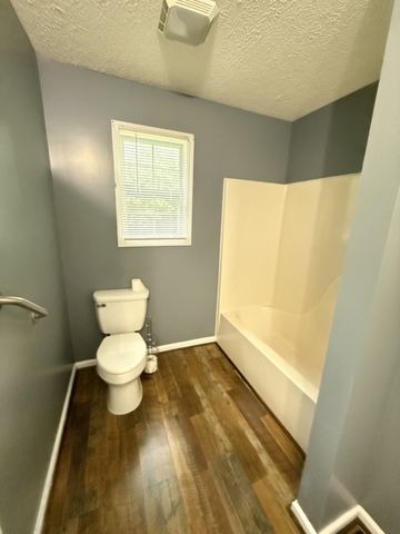 514 E Hogan St, Tullahoma, TN 37388