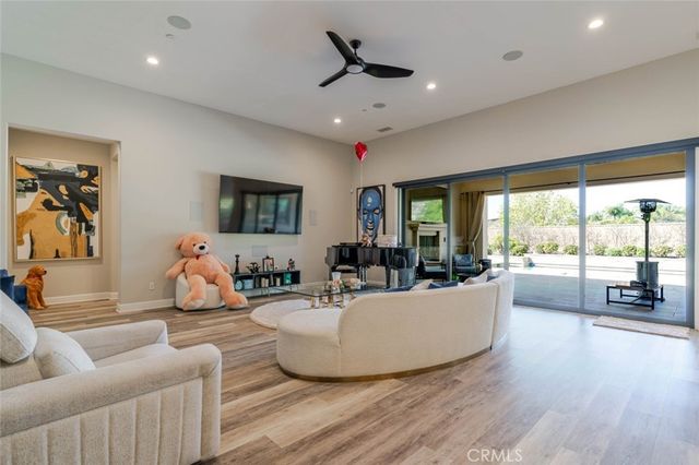 10949 Cartwright Drive, Chatsworth, CA 91311