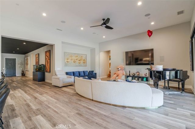 10949 Cartwright Drive, Chatsworth, CA 91311