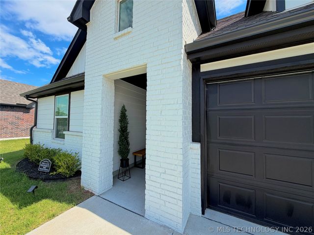 10206 E 132nd Street S, Bixby, OK 74014