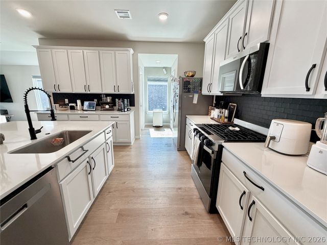 10206 E 132nd Street S, Bixby, OK 74014