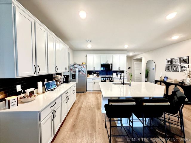 10206 E 132nd Street S, Bixby, OK 74014