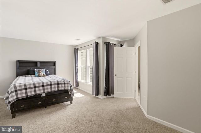 334 LANTERN LN, Chambersburg, PA 17201