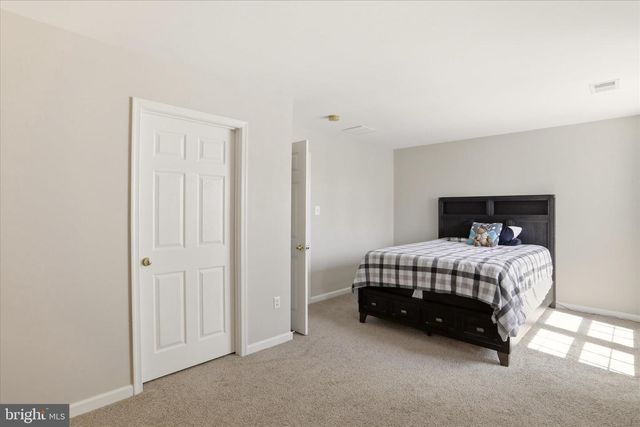334 LANTERN LN, Chambersburg, PA 17201