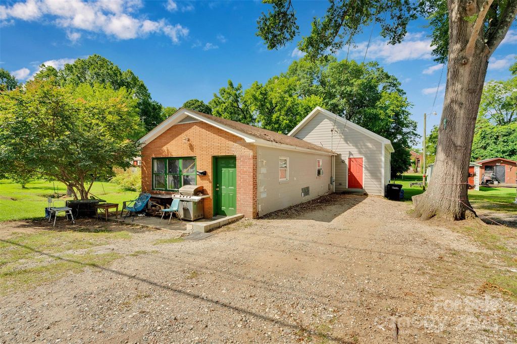 111 Crowell Drive NW, Concord, NC 28025