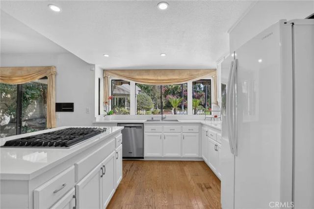 19233 Mayall Street, Northridge, CA 91324