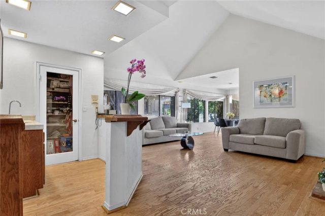 19233 Mayall Street, Northridge, CA 91324