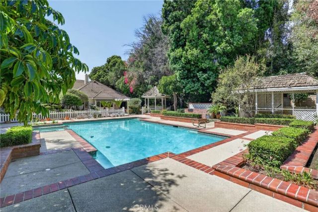19233 Mayall Street, Northridge, CA 91324