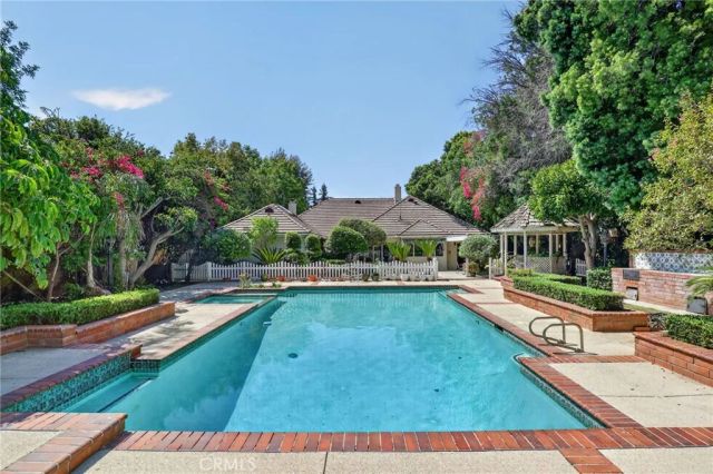 19233 Mayall Street, Northridge, CA 91324