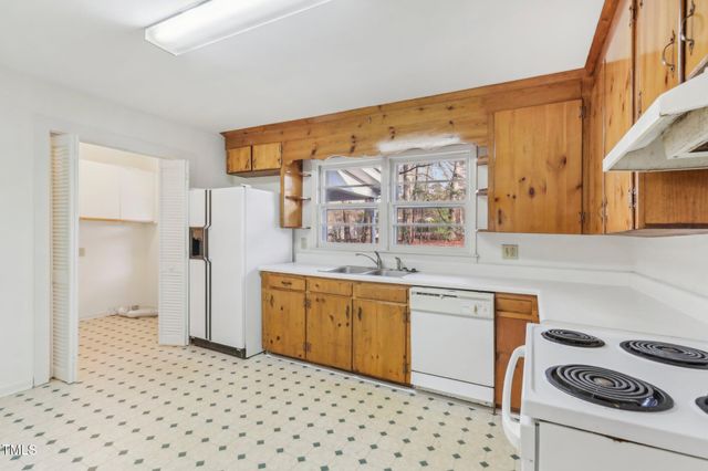 209 High House Road, Cary, NC 27513