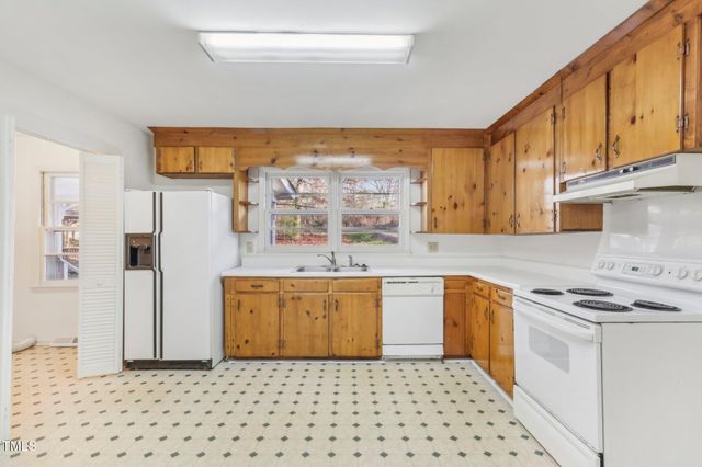 209 High House Road, Cary, NC 27513