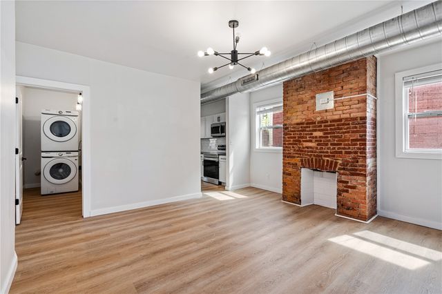 3206 Dobson St, Polish Hill, PA 15219