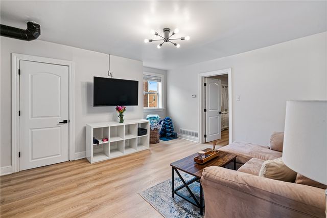 3206 Dobson St, Polish Hill, PA 15219