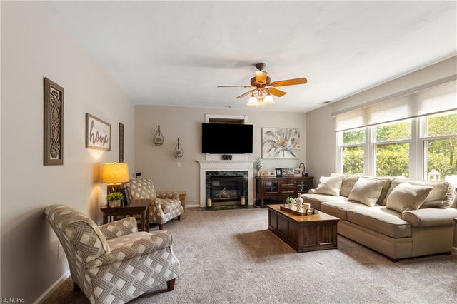 316 Vista Point DR, Hampton, VA 23666
