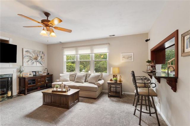 316 Vista Point DR, Hampton, VA 23666