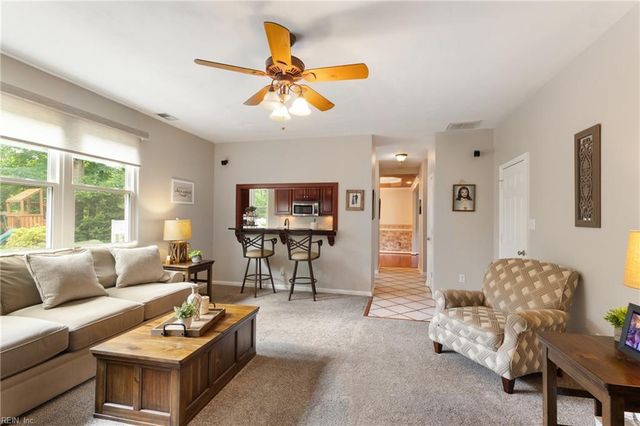 316 Vista Point DR, Hampton, VA 23666