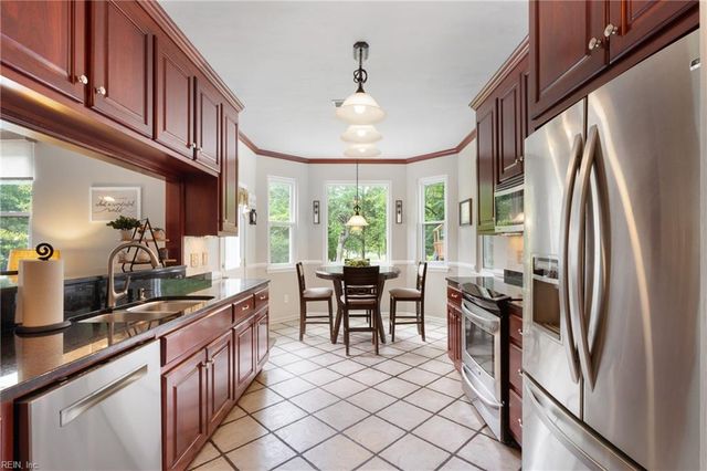 316 Vista Point DR, Hampton, VA 23666