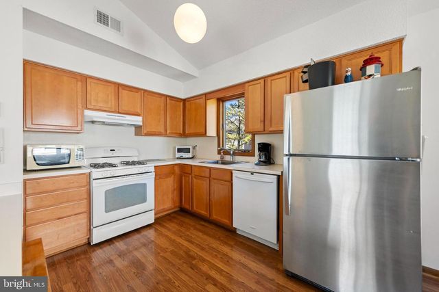 6 W CULVER AVE, Long Beach Township, NJ 08008