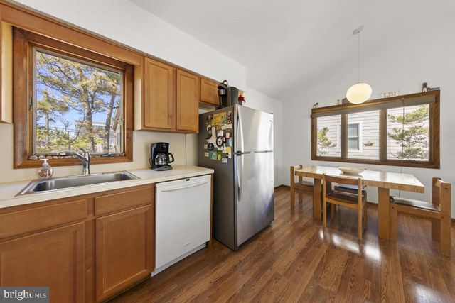 6 W CULVER AVE, Long Beach Township, NJ 08008