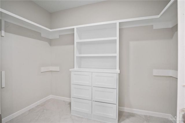 5800 N Playa Del Sol, Edinburg, TX 78542