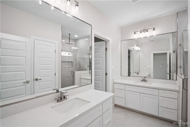 5800 N Playa Del Sol, Edinburg, TX 78542