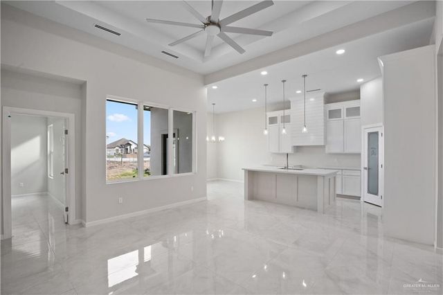 5800 N Playa Del Sol, Edinburg, TX 78542