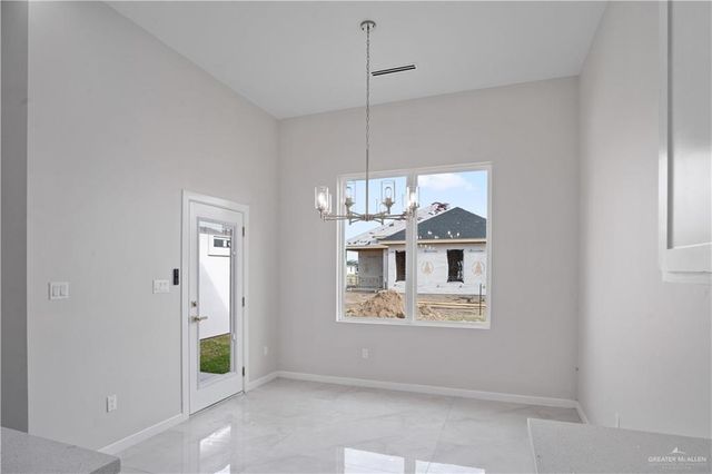 5800 N Playa Del Sol, Edinburg, TX 78542