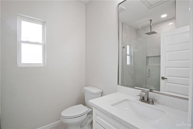 5800 N Playa Del Sol, Edinburg, TX 78542