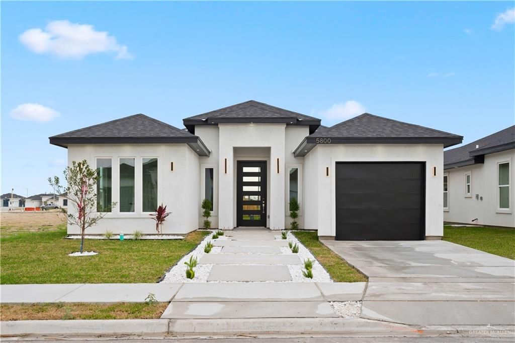 5800 N Playa Del Sol, Edinburg, TX 78542