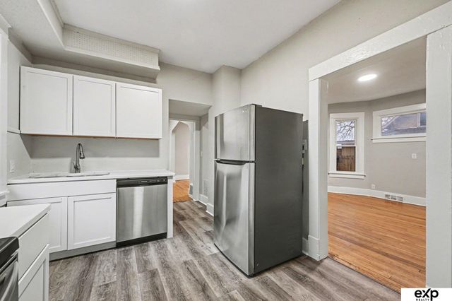 1214 S 25 Avenue, Omaha, NE 68105