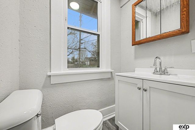 1214 S 25 Avenue, Omaha, NE 68105